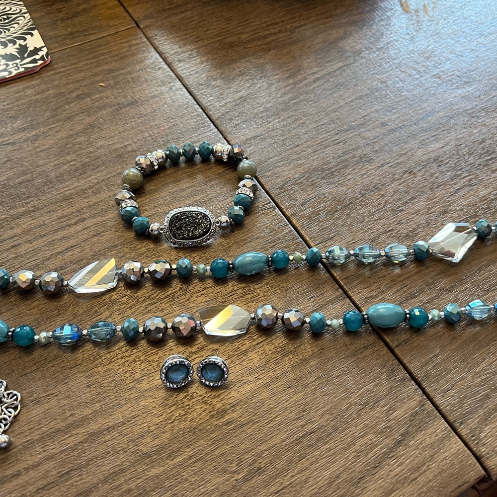 Chico’s 36” beaded necklace, stretch bracelet and post earrings set - Picture 2 of 5